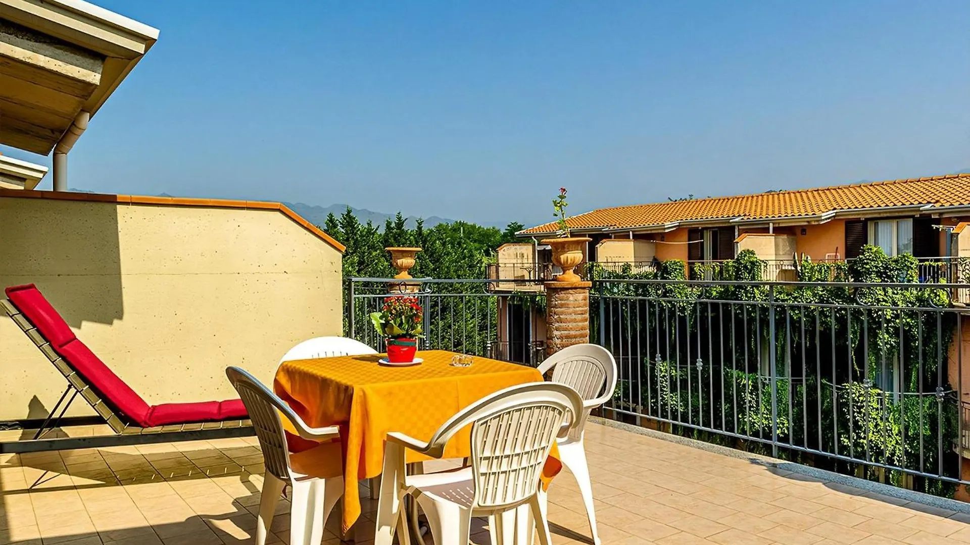 Villa Mari E Amuri Giardini Naxos Apartment