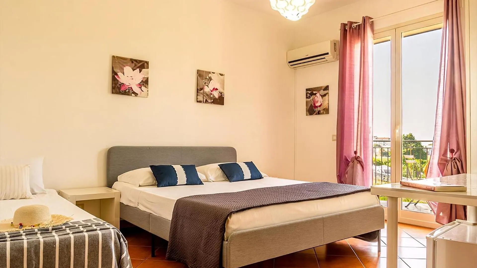 Villa Mari E Amuri Giardini Naxos Italy