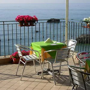 Miramare Giardini-Naxos